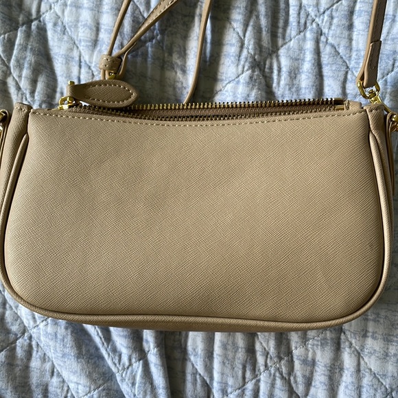 Like new Prada crossbody - Picture 5 of 5